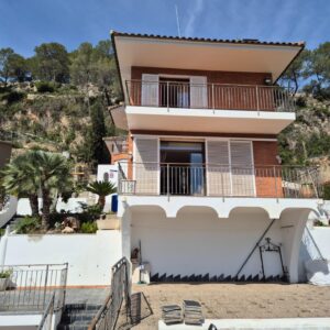 PRECIOSA CASA AMB FANTÀSTIQUES VISTES A VALLIRANA