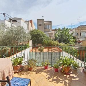 EDIFICI 2 HABITATGES AMB LLOGATER. EN VENDA