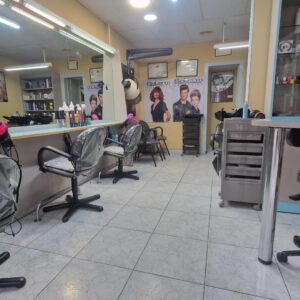 LLOGUER DE PERRUQUERIA A LA MÚNIA ACTUALMENT EN ÚS AMB TRASPÀS