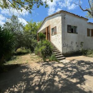 Terreny de 4500 m2 a Torrelles de Foix amb una construcció