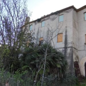 MAJESTUOSA FINCA CENTENÀRIA A LA VENDA