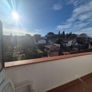 SOBREATICO EN VENTA CON 2 TERRAZAS EN ZONA FONT DE LA GUATLLA (BARCELONA)