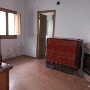 Gran casa de poble a reformar