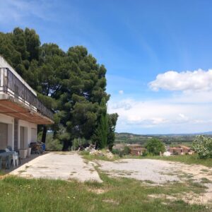 Casa a 4 vents en terreny de 1980m²