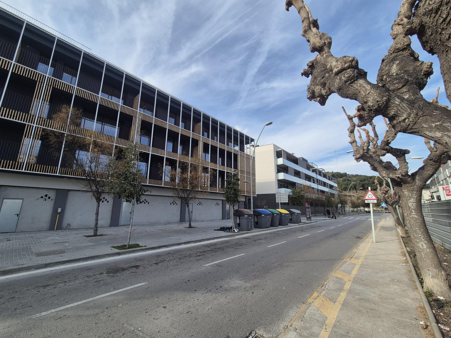 LOCAL EN EDIFICI D'OBRA NOVA AMB MOLTES POSSIBILITATS