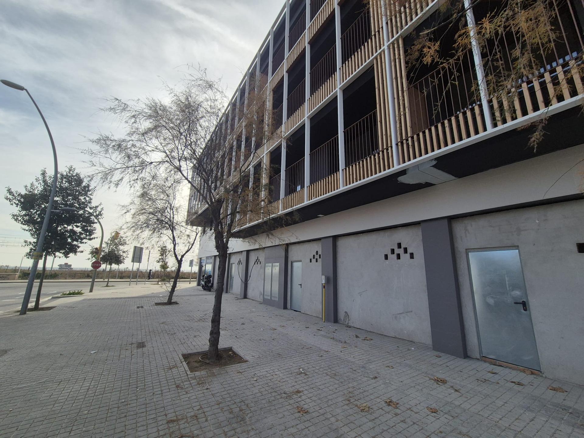 LOCAL EN EDIFICI D'OBRA NOVA AMB MOLTES POSSIBILITATS