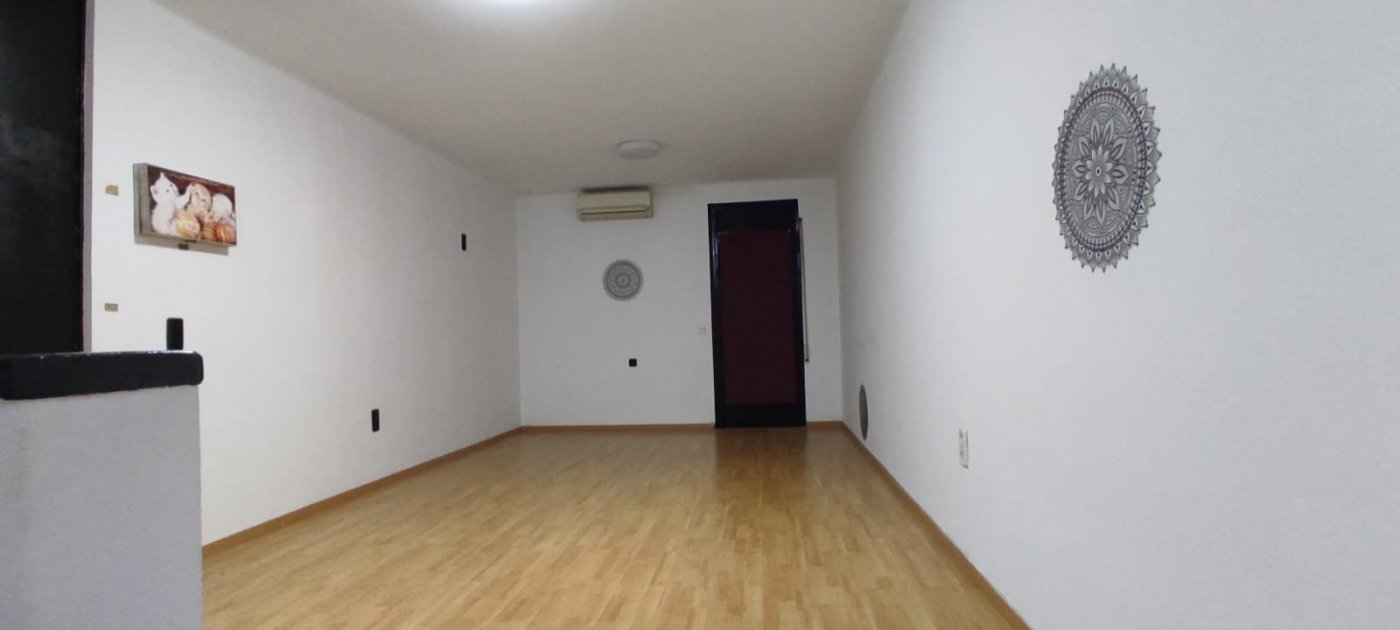 LOCAL COMERCIAL EN VENDA A VILAFRANCA