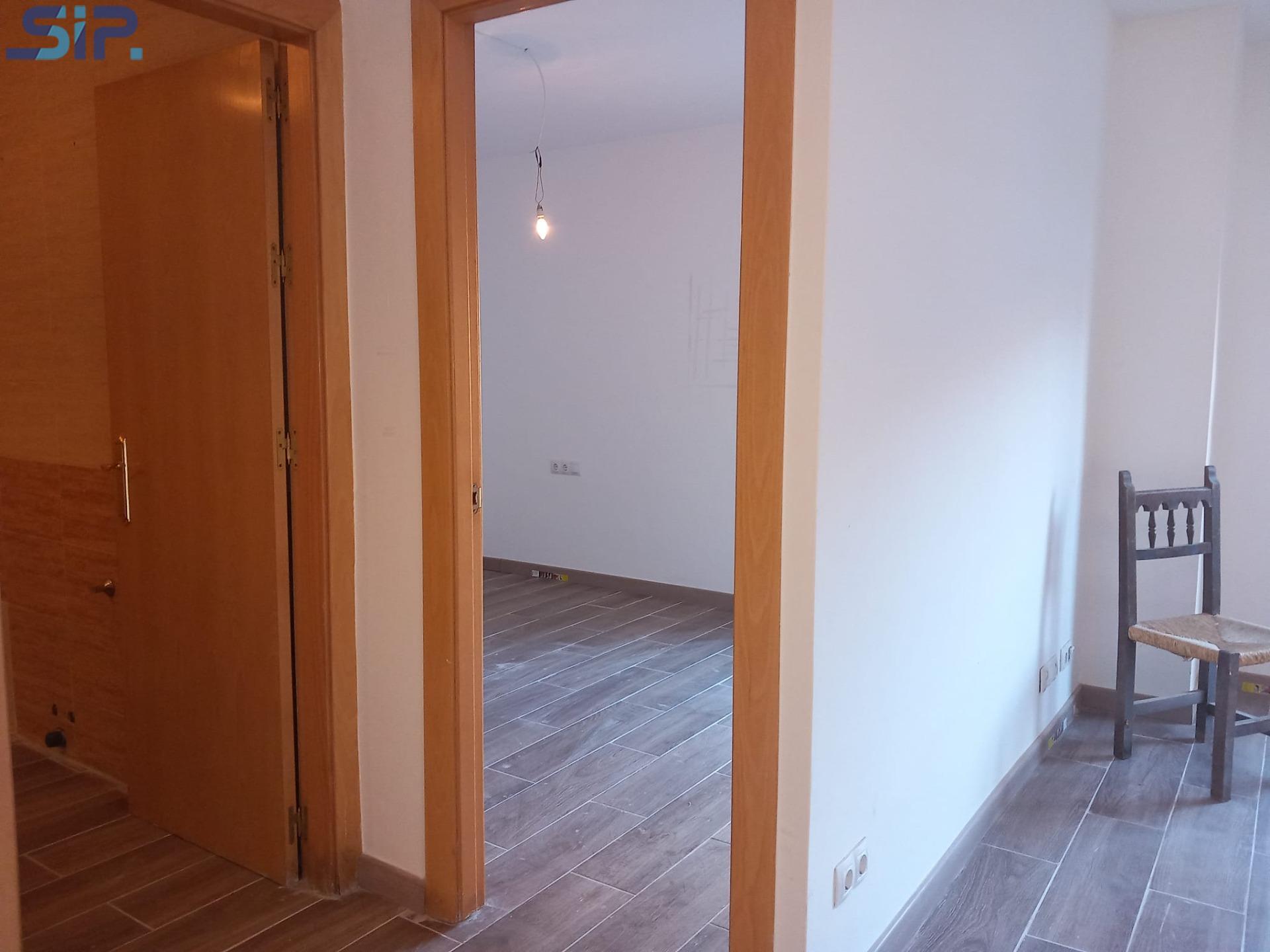 Lloguer estudi reformat a Pontons. SOL·LICITUD INFORMACIÓ I VISITES NOMÉS ONLINE Ref. 10316