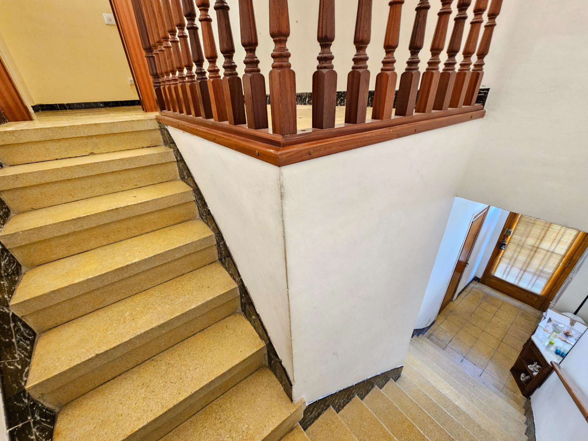 Casa de dos plantas con garaje amplio en Vilafranca del Penedès