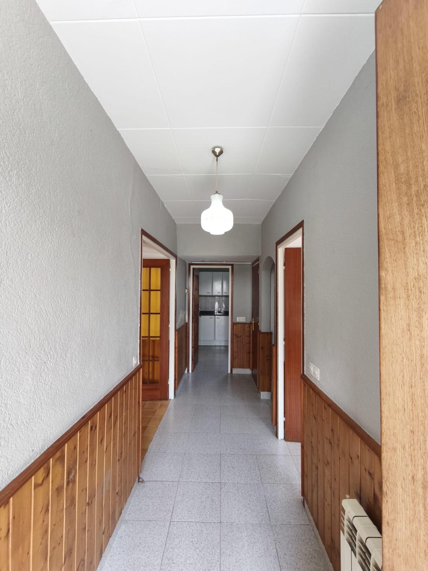 Casa de dos plantas con dos terrenos y 5 habitaciones