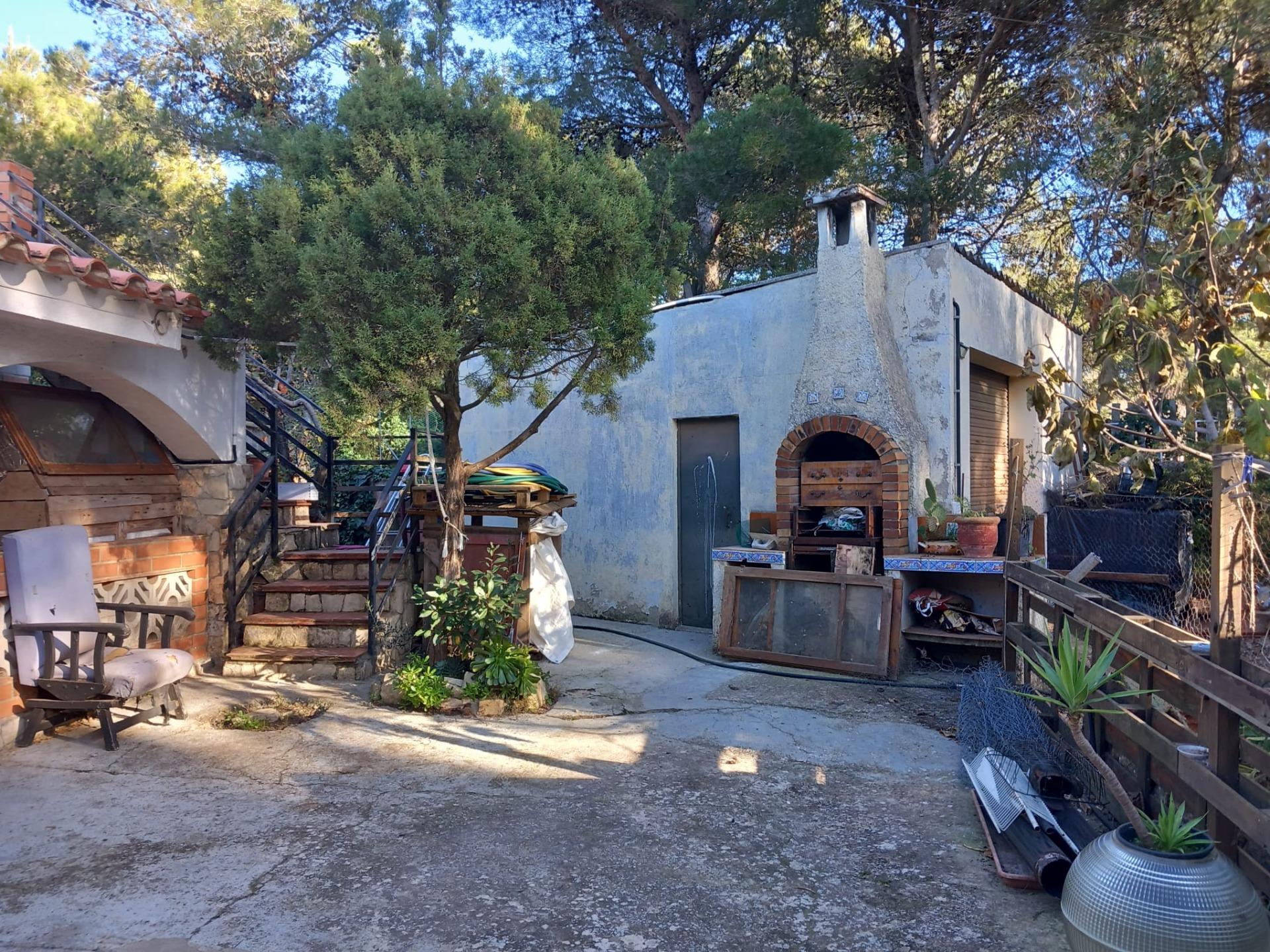 Casa en parcela llana de 1864m²