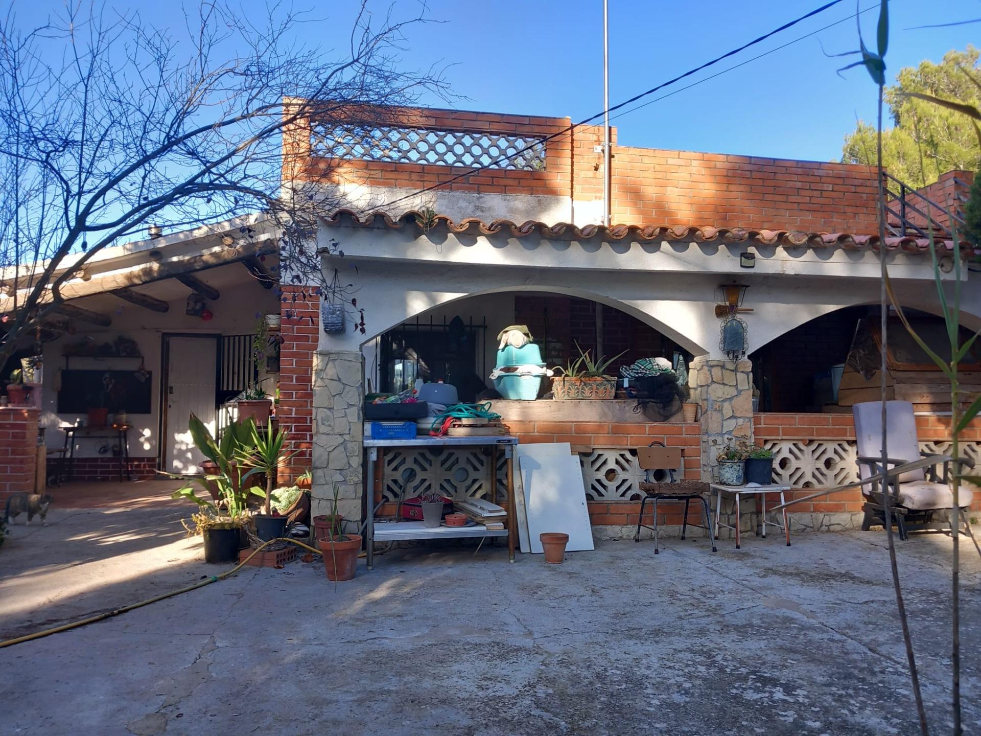 Casa en parcela llana de 1864m²