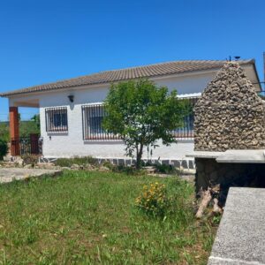 Casa a quatre vents en terreny pla de 1.314m²