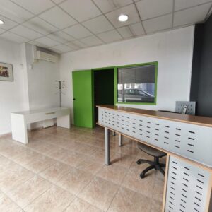 Es lloga excel·lent local al Poble Nou