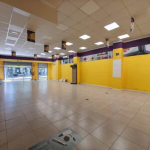 Amplio local comercial en alquiler en una de las mejores zonas de Vilafranca del Penedès.